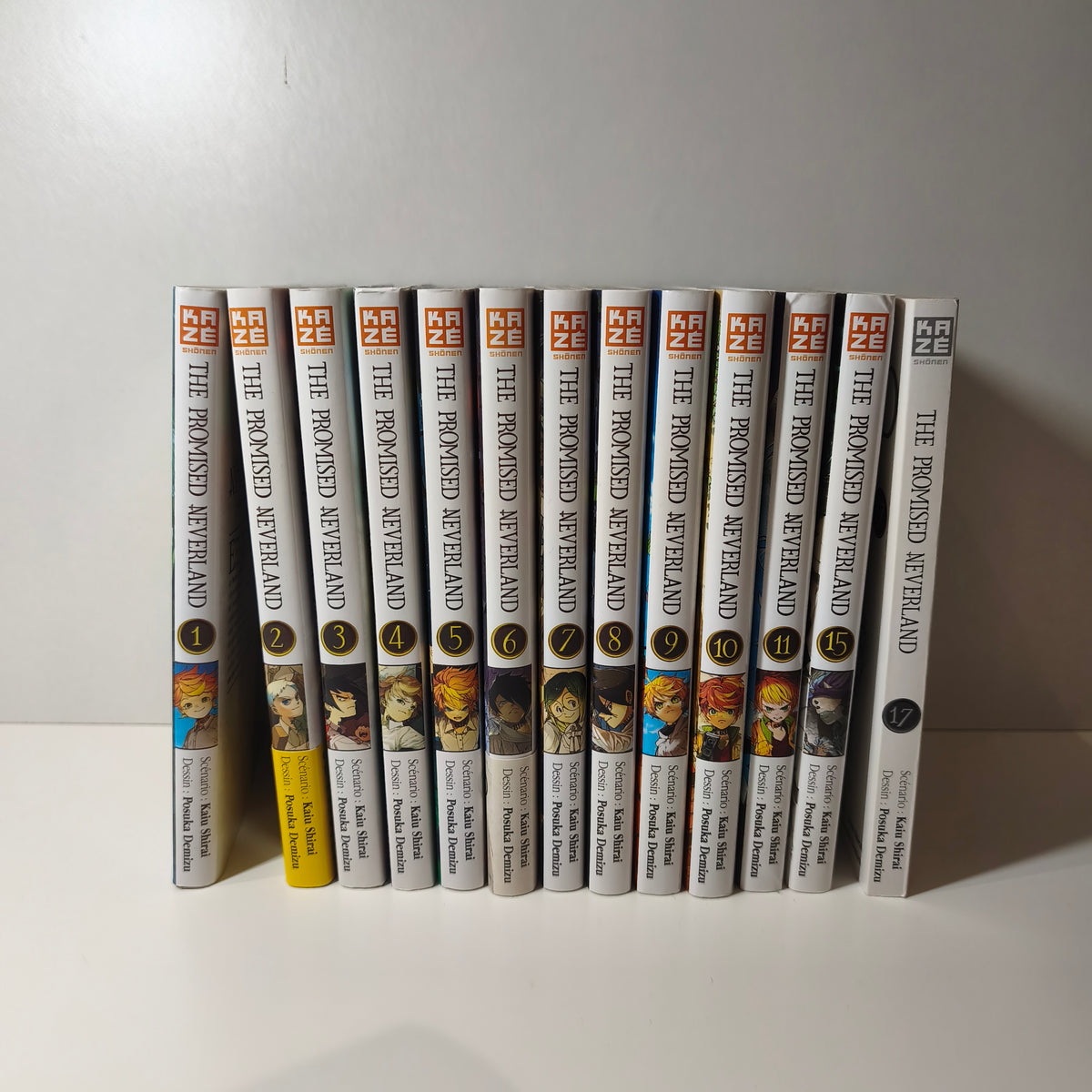 Manga - The promised neverland- Tomes 1 à 11 + 15 et 17