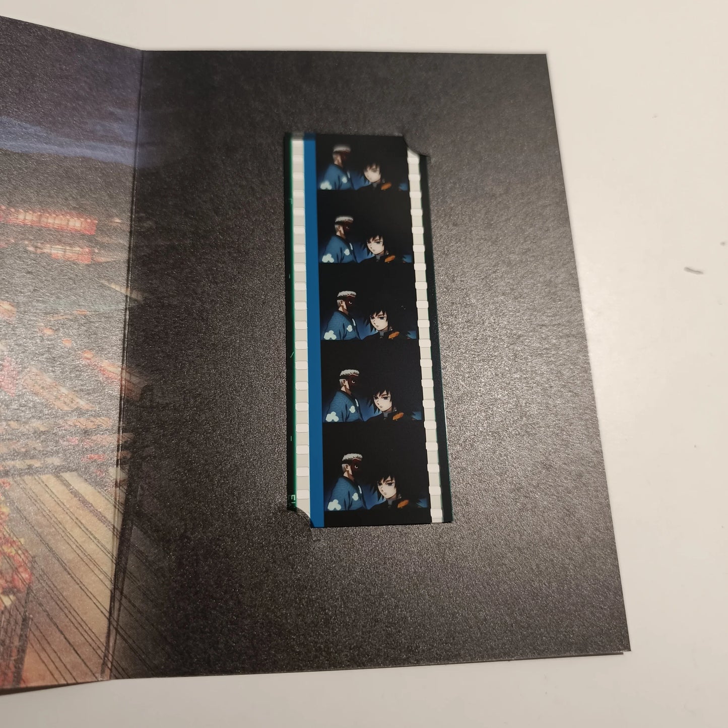 Pellicule demon slayer giyu et sakonji