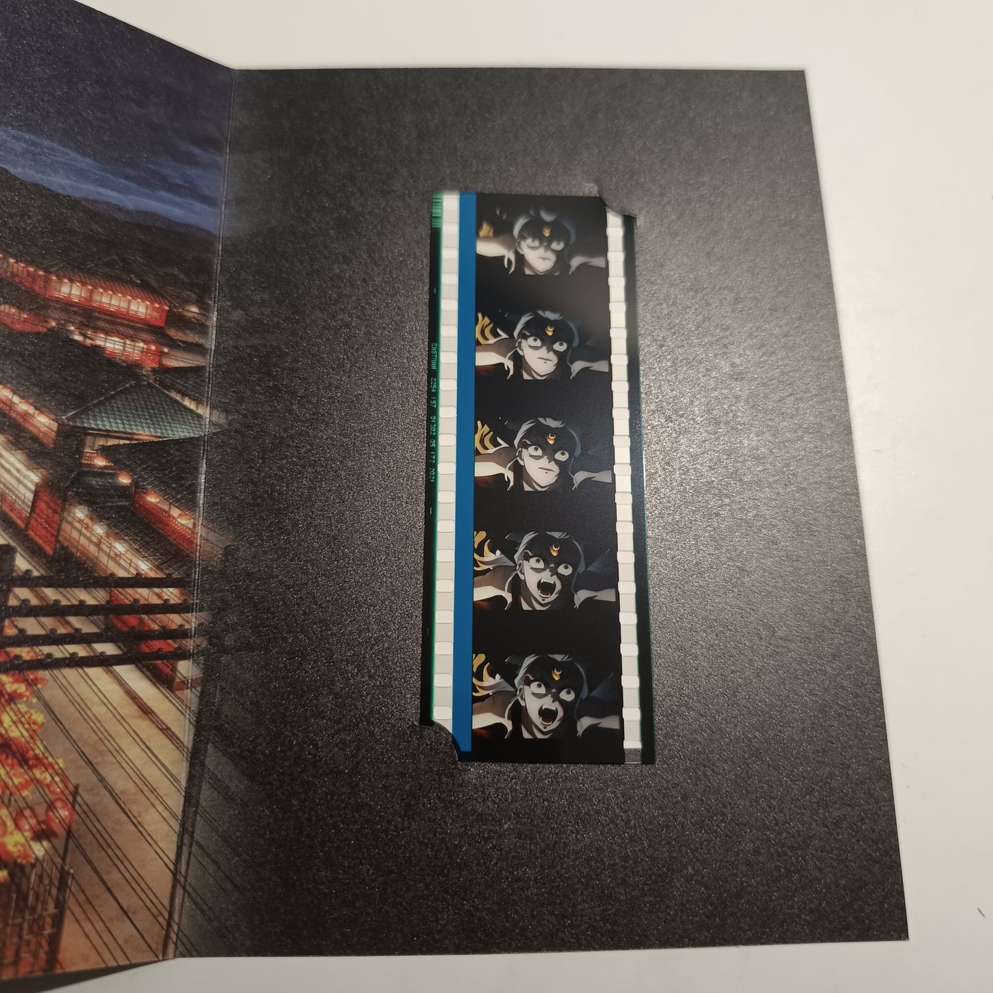 Pellicule demon slayer Daki