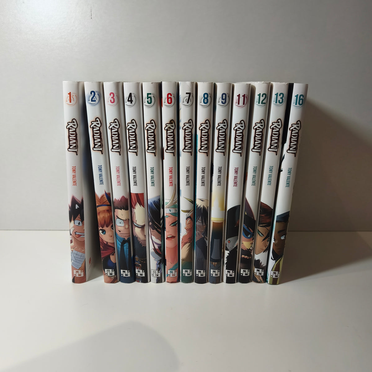 Manga - Radiant - Tomes 1 à 9 + 11/12/13 et 16